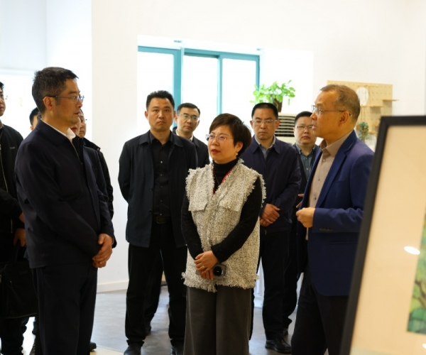 许幼月市长一行莅临J9集团丝绸调研领导  赋能老字号与丝绸产业高质量发展